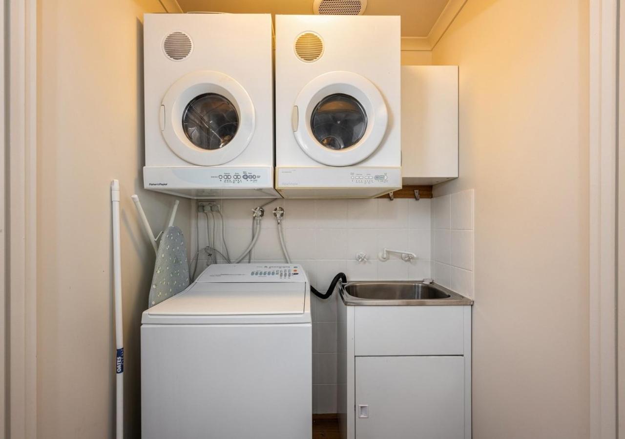 Absinthe Apartment ดินเนอร์ เพลน ภายนอก รูปภาพ